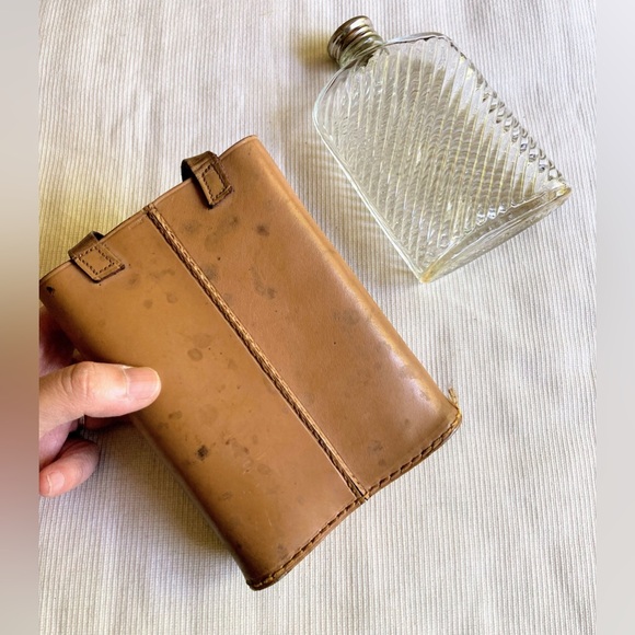 VINTAGE UNIVERSAL PAT'D FEB 8 1927 GLASS POCKET HIP FLASK AND FLASK HOLDER - Picture 4 of 16